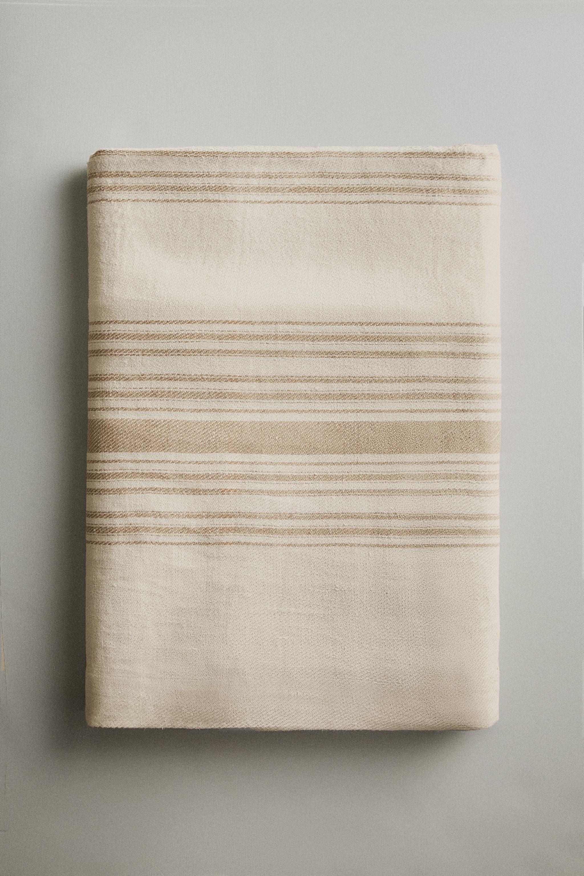 EXTRA-LARGE STRIPED LINEN BLANKET